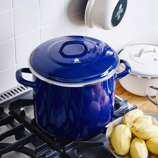 BK Indigo Marmite Allemande Émaillée Héritage Néerlandaise en Revêtement Antiadhésif en Céramique sans PFAS avec Couvercle, 24 cm/8.7 Litre, Induction, Lavable au Lave-Vaisselle, Au Four, Bleu Cobalt