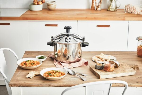 Seb Cocotte-minute 10 L, 7-10 personnes, Autocuiseur inox, Tous feux dont induction, Fabriqué en France, Authentique P0531600